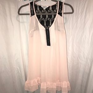 Tramp brand sz. M light pink lingerie style top
